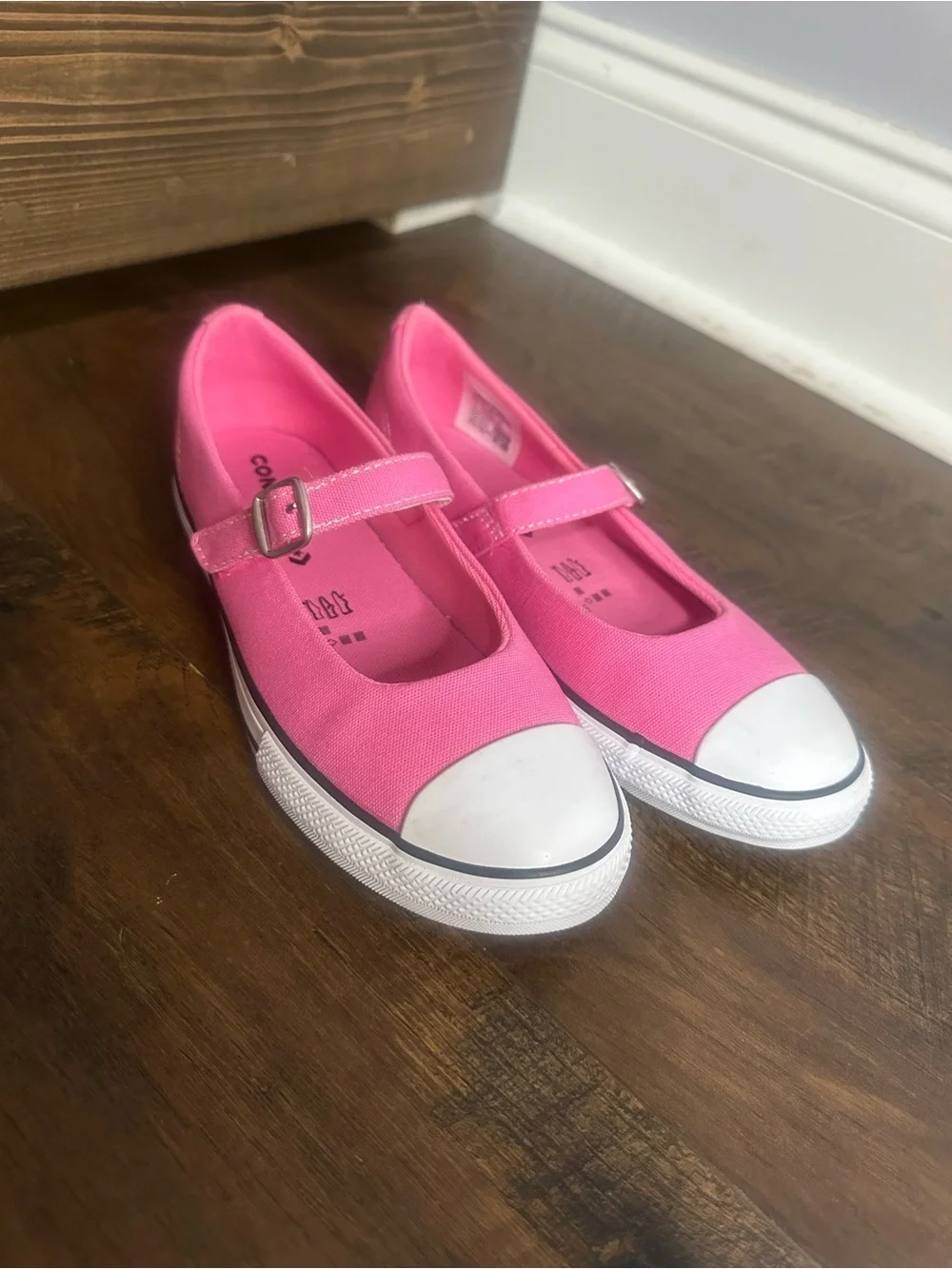 Converse bright pink